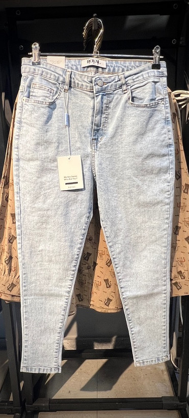 شلوار جین اسکینی زنانه برای استایل روزمره