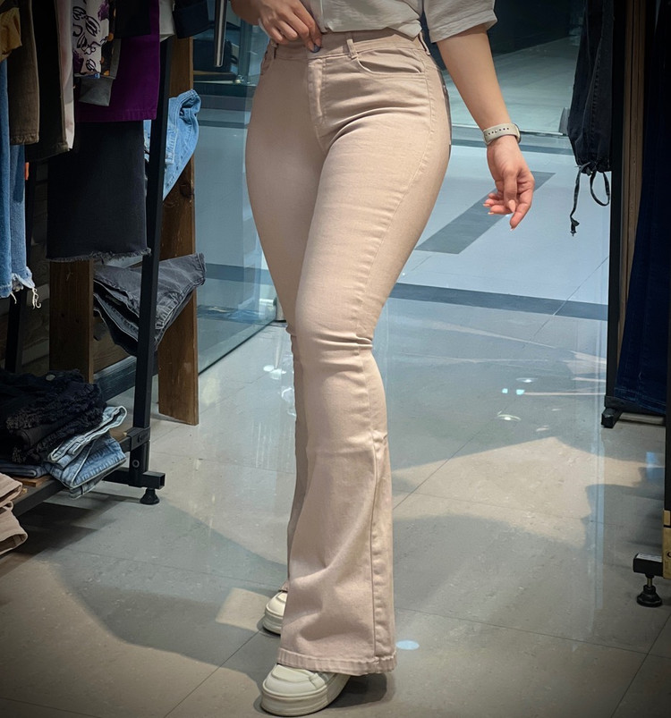 شلوار جین بوتکات زنانه کرم