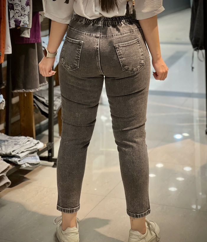 شلوار جین مام فیت پشت کش زغالی