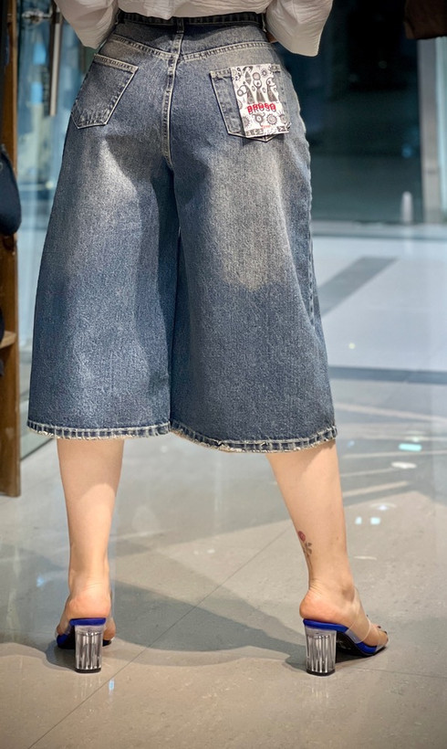 ترند زنانه شلوارک کاپری